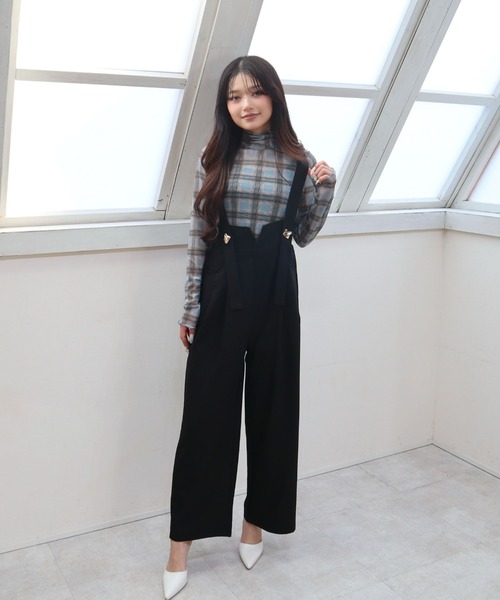 CECIL McBEE(セシルマクビー)の「変形ボタンハイウエストサロペット(サロペット/オーバーオール・レディース・ブラック・MEDIUM)」の3枚目の写真