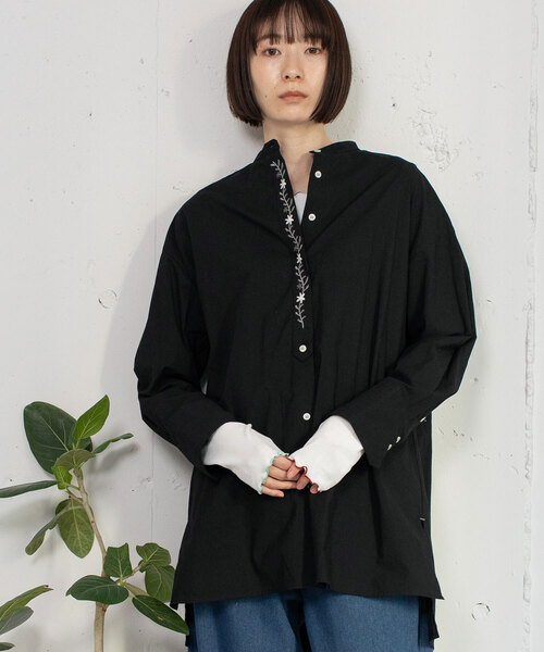 POU DOU DOU（プードゥドゥ）の「ボタニカル比翼刺繍ロングシャツ（シャツ/ブラウス・レディース・ブラック/オフホワイト/ライトグレー・M）」の3枚目の写真