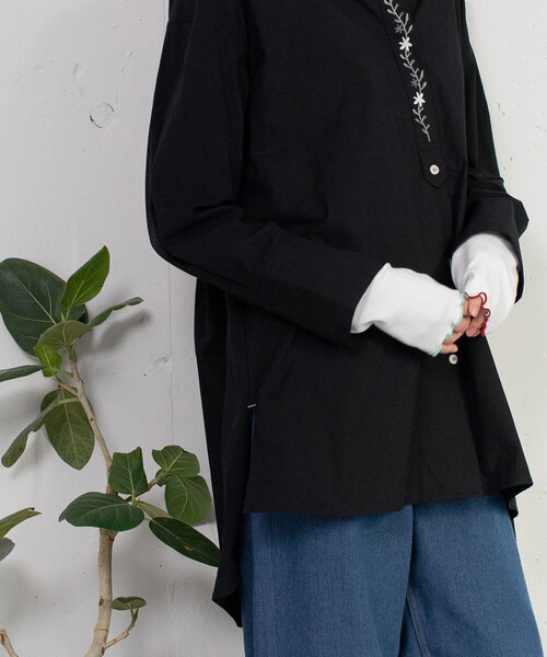 POU DOU DOU（プードゥドゥ）の「ボタニカル比翼刺繍ロングシャツ（シャツ/ブラウス・レディース・ブラック/オフホワイト/ライトグレー・M）」の12枚目の写真