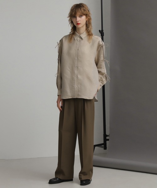 ROSE BUD（ローズバッド）の「リボンスリーブシャツ（シャツ/ブラウス・レディース・ブルー/ベージュ・ONE SIZE）」の3枚目の写真
