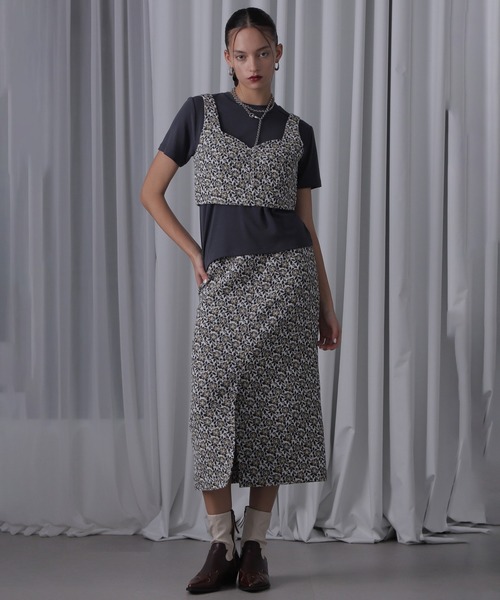 ROSE BUD(ローズバッド)の「(mici)フラワージャカードビスチェ(シャツ/ブラウス・レディース・イエロー・ONE SIZE)」の2枚目の写真