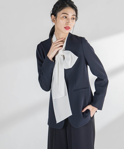 la.f…(ラエフ)の「ダブルクロスジャケット≪手洗い可能≫(ノーカラージャケット・レディース・ネイビー/ベージュ・11号/9号/7号)」の2枚目の写真