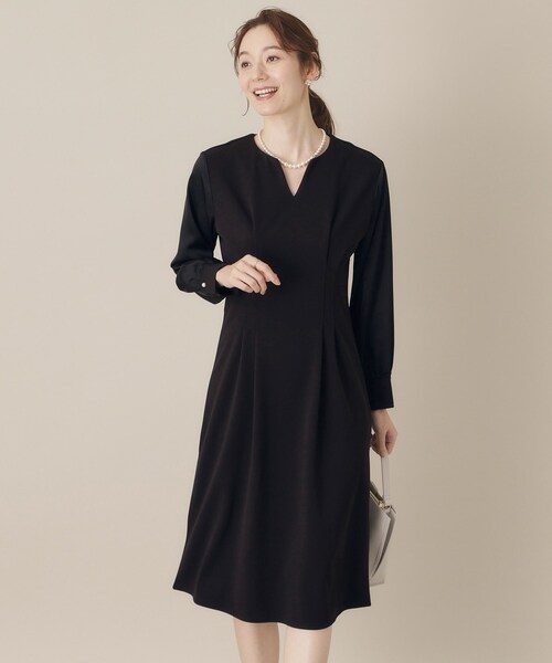 ITS'DEMO（イッツデモ）の「◆【通勤／手洗い可】カットジョーゼットワンピース（ワンピース・レディース・ベージュ/ナチュラル/ブラック・00）」の2枚目の写真