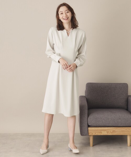 ITS'DEMO（イッツデモ）の「◆【通勤／手洗い可】カットジョーゼットワンピース（ワンピース・レディース・ベージュ/ナチュラル/ブラック・00）」の9枚目の写真