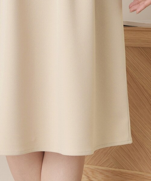 ITS'DEMO（イッツデモ）の「◆【通勤／手洗い可】カットジョーゼットワンピース（ワンピース・レディース・ベージュ/ナチュラル/ブラック・00）」の22枚目の写真