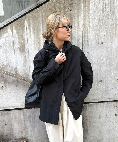 feepur（フェピュール）の「タフタフーディーシャツ（シャツ/ブラウス・レディース・ブラック/オフホワイト・MEDIUM）」の6枚目の写真