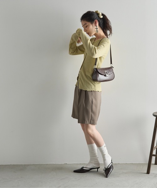 THE YOn（ザヨン）の「ニュアンスバックルパテントフェイクレザーショルダーバッグ（ショルダーバッグ・レディース・ブラック/サックスブルー/ブラウン・FREE）」の16枚目の写真