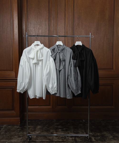 I_am（アイアム）の「gather ribbon volume blouse / ギャザーリボン