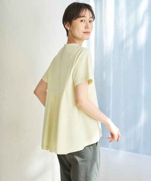 UNFILO（アンフィーロ）の「BEAUTY FORM-T バックフレアTシャツ（Tシャツ/カットソー・レディース・ホワイト系/グレー系/ネイビー系/ベージュ系/黄緑系/ブルー系/ブラック系・SMALL/MEDIUM/LARGE）」の9枚目の写真