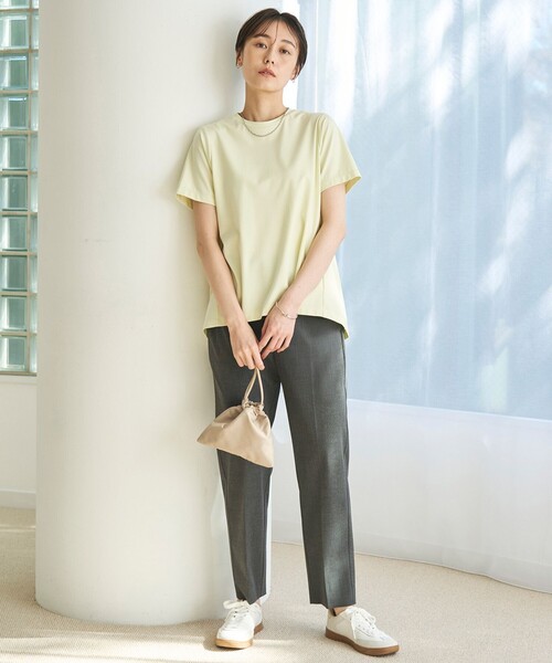 UNFILO（アンフィーロ）の「BEAUTY FORM-T バックフレアTシャツ（Tシャツ/カットソー・レディース・ホワイト系/グレー系/ネイビー系/ベージュ系/黄緑系/ブルー系/ブラック系・SMALL/MEDIUM/LARGE）」の11枚目の写真
