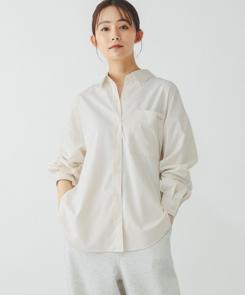 GLOBAL WORK（グローバルワーク）の「イージーケア刺繍シャツ/321333（シャツ/ブラウス・レディース・ライトブルー/ホワイト・REGULER/LONG）」の2枚目の写真