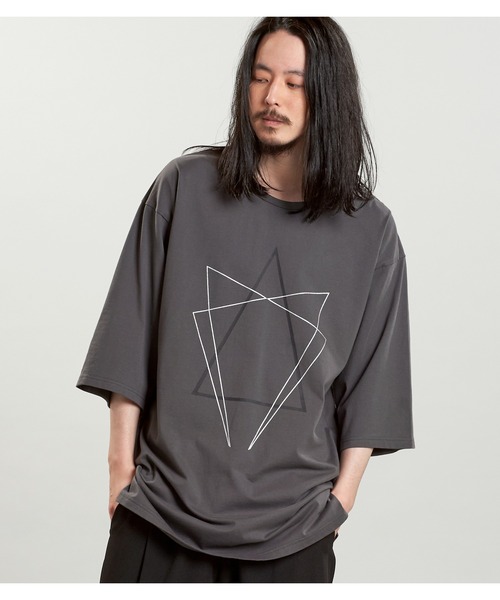 NO ID.（ノーアイディ）の「【NO ID.】Geometric Print Big T-Shirt / ジオメトリック プリント ビッグ Tシャツ（Tシャツ/カットソー・メンズ・グレー/ブラック/ホワイト・ONE SIZE）」の8枚目の写真