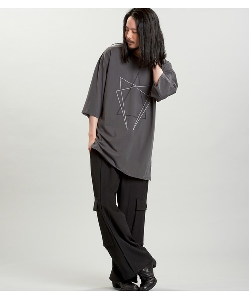 NO ID.（ノーアイディ）の「【NO ID.】Geometric Print Big T-Shirt / ジオメトリック プリント ビッグ Tシャツ（Tシャツ/カットソー・メンズ・グレー/ブラック/ホワイト・ONE SIZE）」の6枚目の写真