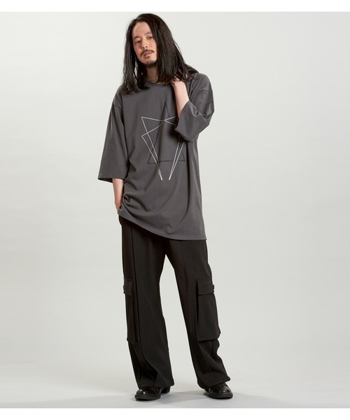 NO ID.（ノーアイディ）の「【NO ID.】Geometric Print Big T-Shirt / ジオメトリック プリント ビッグ Tシャツ（Tシャツ/カットソー・メンズ・グレー/ブラック/ホワイト・ONE SIZE）」の5枚目の写真