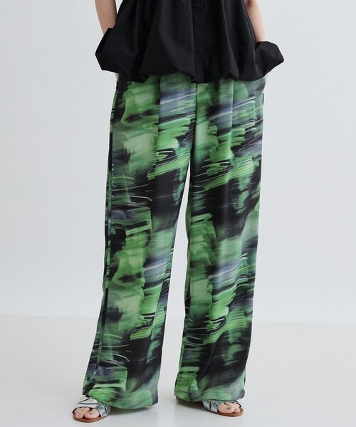 GALLEST（ギャレスト）の「プリントイージーワイドストレートパンツ（その他パンツ・レディース・キャメル/グリーン・38/36）」の2枚目の写真