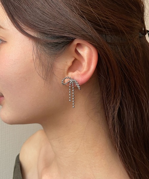 FOREVER 21(フォーエバー トゥエンティーワン)の「リボンノンホールピアス(ピアス(両耳用)・レディース・ゴールド/シルバー・FREE)」の2枚目の写真