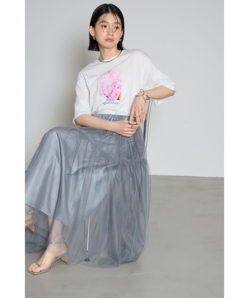 &. NOSTALGIA（アンドドットノスタルジア）の「フラワーフォトプリントTシャツ（Tシャツ/カットソー・レディース・オフホワイト/グレー・M）」の6枚目の写真
