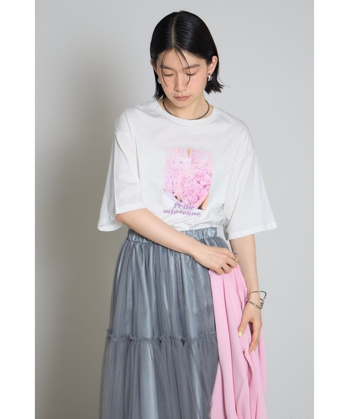 &. NOSTALGIA（アンドドットノスタルジア）の「フラワーフォトプリントTシャツ（Tシャツ/カットソー・レディース・オフホワイト/グレー・M）」の9枚目の写真