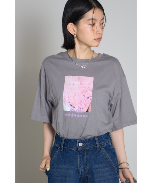 &. NOSTALGIA（アンドドットノスタルジア）の「フラワーフォトプリントTシャツ（Tシャツ/カットソー・レディース・オフホワイト/グレー・M）」の10枚目の写真