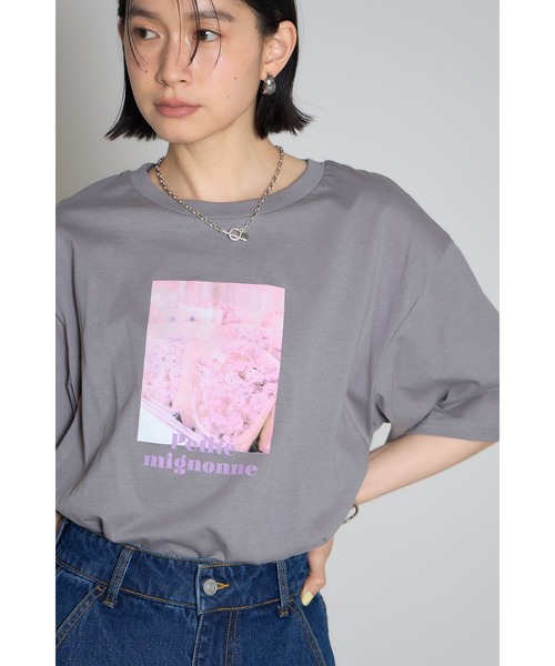 &. NOSTALGIA（アンドドットノスタルジア）の「フラワーフォトプリントTシャツ（Tシャツ/カットソー・レディース・オフホワイト/グレー・M）」の14枚目の写真