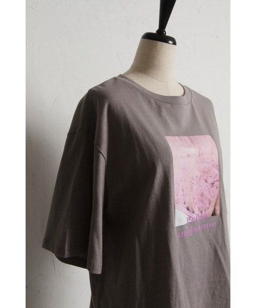 &. NOSTALGIA（アンドドットノスタルジア）の「フラワーフォトプリントTシャツ（Tシャツ/カットソー・レディース・オフホワイト/グレー・M）」の21枚目の写真