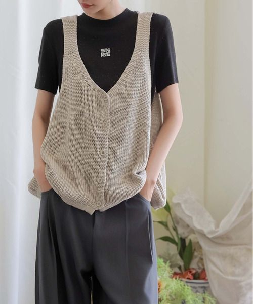 FINEnough(ファインナフ)の「片畦前ボタンゆる編みニットタンク(ニット/セーター・レディース・ベージュ/グリーン/ホワイト/ブラック・FREE)」の20枚目の写真