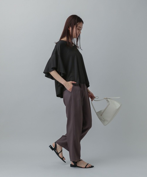 GLOBAL WORK(グローバルワーク)の「ビッグフリルチュニック半袖/MATINEE LINE/327910(Tシャツ/カットソー・レディース・アイボリー/ブラック/チャコール・REGULAR/LONG)」の13枚目の写真