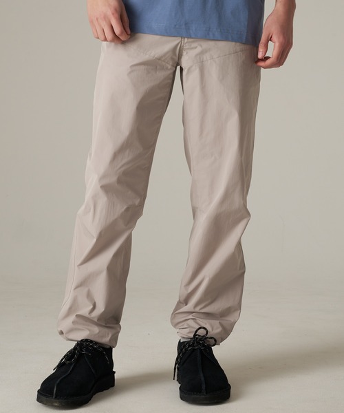 Eddie Bauer(エディーバウアー)の「レゾンナンスライト パンツ(その他パンツ・メンズ・ブラック/ライトベージュ/チャコール・M/L/XL/XXL)」の3枚目の写真