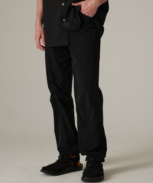 レゾンナンスライト パンツ