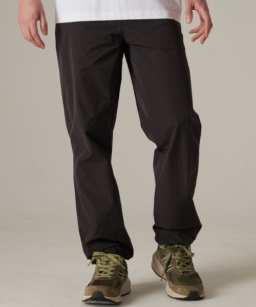 Eddie Bauer(エディーバウアー)の「レゾンナンスライト パンツ(その他パンツ・メンズ・ブラック/ライトベージュ/チャコール・M/L/XL/XXL)」の7枚目の写真