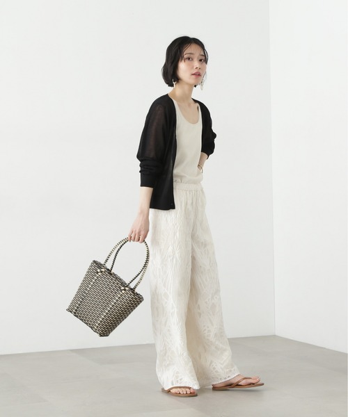N.（N. Natural Beauty Basic）（エヌエヌナチュラルビューティーベーシック）の「シアーVネックフォルムカーディガン（カーディガン/ボレロ・レディース・ピンク/オフホワイト/ブラック・MEDIUM）」の4枚目の写真