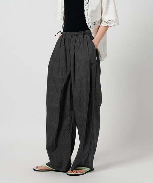 Charcoal TOKYO(チャコールトーキョー)の「【別注】<Charcoal>バギー パンツ(その他パンツ・レディース・ブラウン系/ダークグレー・FREE)」の3枚目の写真
