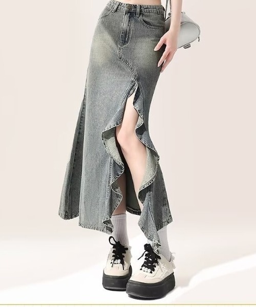lilful(リルフル)の「ウォッシュ加工 スリットフリルデニムマーメイドスカート(デニムスカート・レディース・ブルー・L/M/S)」の9枚目の写真