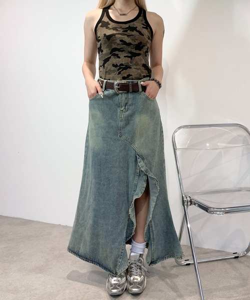 lilful(リルフル)の「ウォッシュ加工 スリットフリルデニムマーメイドスカート(デニムスカート・レディース・ブルー・L/M/S)」の11枚目の写真