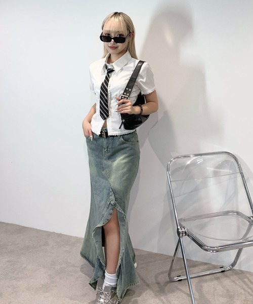 lilful(リルフル)の「ウォッシュ加工 スリットフリルデニムマーメイドスカート(デニムスカート・レディース・ブルー・L/M/S)」の20枚目の写真