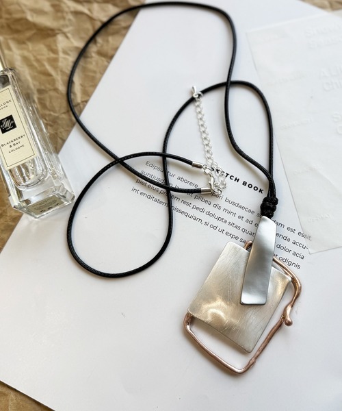 NOLITA LABORATORY(ノリータラボラトリー)の「【 NOLITA / ノリータ 】メタリック ジオメトリック ボヘミアン ペンダント ネックレス(ネックレス・レディース・ブラック・FREE)」の1枚目の写真