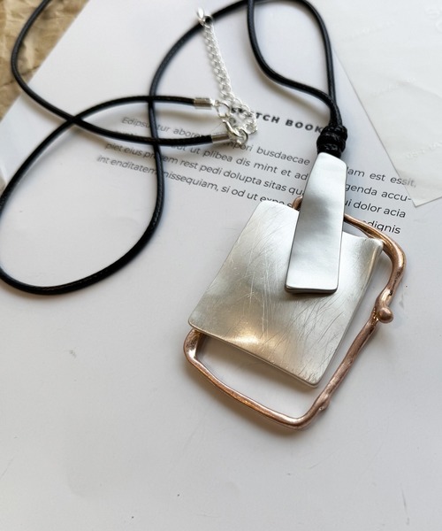 NOLITA LABORATORY(ノリータラボラトリー)の「【 NOLITA / ノリータ 】メタリック ジオメトリック ボヘミアン ペンダント ネックレス(ネックレス・レディース・ブラック・FREE)」の3枚目の写真