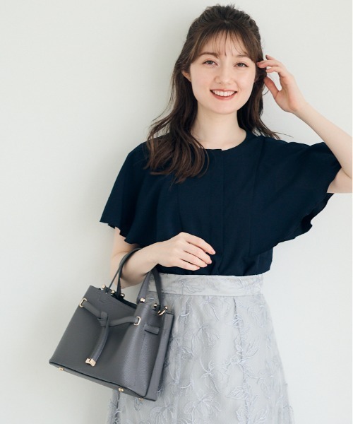 12Twelve Agenda（トゥエルブ　アジェンダ）の「フリルスリーブジョーゼットブラウス（シャツ/ブラウス・レディース・ネイビー/グレイッシュベージュ・M）」の2枚目の写真