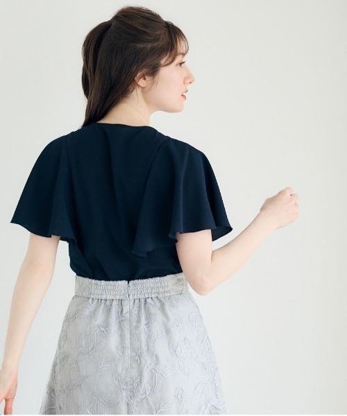 12Twelve Agenda（トゥエルブ　アジェンダ）の「フリルスリーブジョーゼットブラウス（シャツ/ブラウス・レディース・ネイビー/グレイッシュベージュ・M）」の5枚目の写真