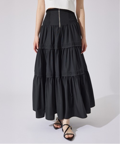 rienda(リエンダ)の「ウエストシャーリングタックデザインフレアスカート(スカート・レディース・ホワイト/ブラック/マルチ・FREE)」の2枚目の写真