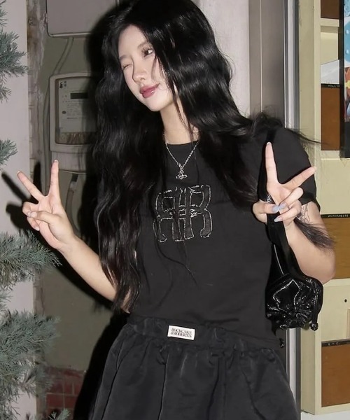 ROCKCAKE★韓国★人気★ Square Logo Crop Top 3色 半袖Tシャツ ROCKCAKE☆韓国☆人気☆Beach Logo Top 3色 ロゴ半袖Tシャツ