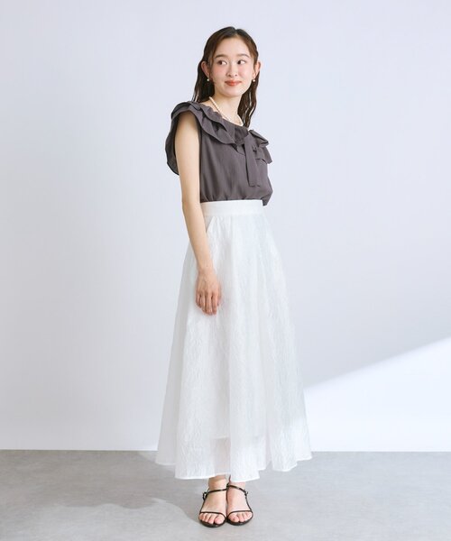 La boutique BonBon（ラブティックボンボン）の「【最強愛され】ギャザーフリルリボンノースリブラウス（シャツ/ブラウス・レディース・チャコールグレー/サックスブルー/ホワイト/オフホワイト・FREE）」の9枚目の写真