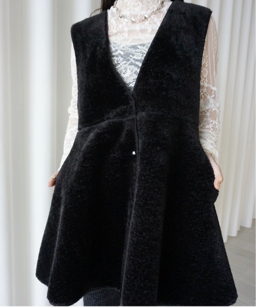 BOA V NECK REVERSIBLE PEPLUM VEST（ベスト）｜Ameri（アメリ