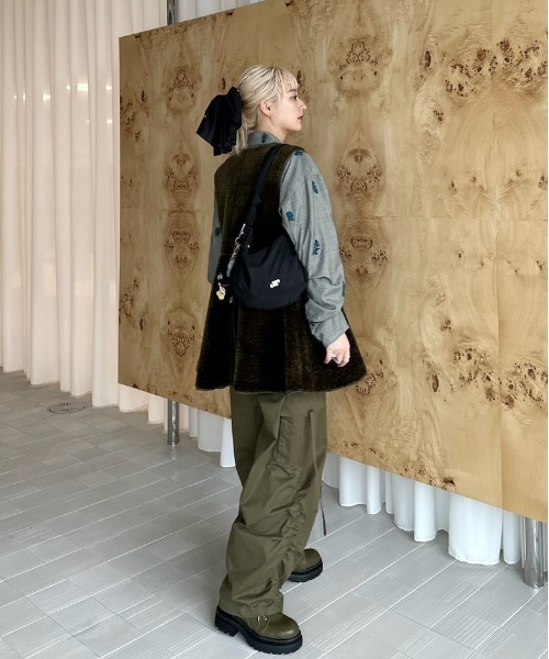 BOA V NECK REVERSIBLE PEPLUM VEST（ベスト）｜Ameri（アメリ）の