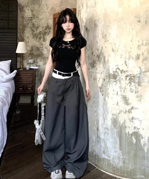 ViViDAY(ビビデー)の「フロントレースリボン柄ショート丈tシャツ(Tシャツ/カットソー・レディース・ホワイト/ブラック・M)」の17枚目の写真