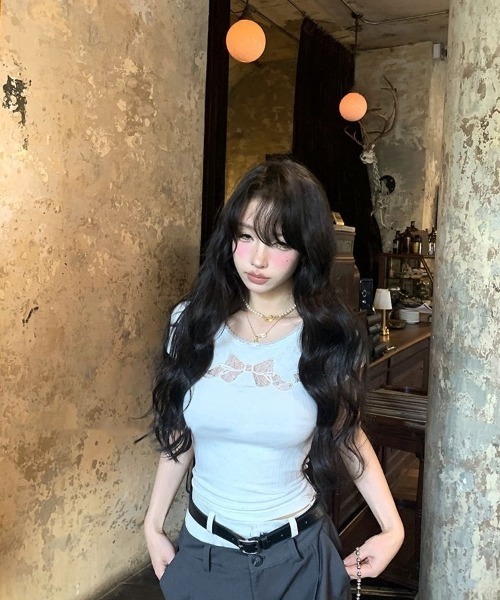 ViViDAY(ビビデー)の「フロントレースリボン柄ショート丈tシャツ(Tシャツ/カットソー・レディース・ホワイト/ブラック・M)」の19枚目の写真