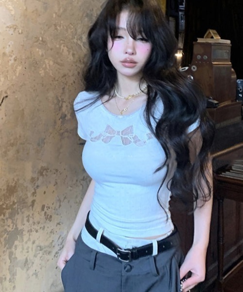 ViViDAY(ビビデー)の「フロントレースリボン柄ショート丈tシャツ(Tシャツ/カットソー・レディース・ホワイト/ブラック・M)」の16枚目の写真