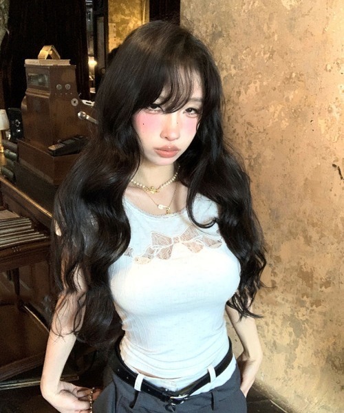 ViViDAY(ビビデー)の「フロントレースリボン柄ショート丈tシャツ(Tシャツ/カットソー・レディース・ホワイト/ブラック・M)」の9枚目の写真