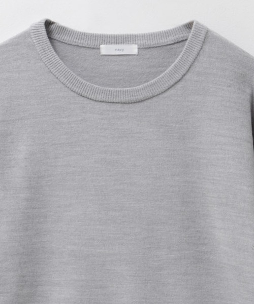 NAVY(ネイビー)の「カシミヤタッチクルーネックニット(ニット/セーター・レディース・グレイッシュベージュ/ネイビー/グレー・L/M)」の7枚目の写真
