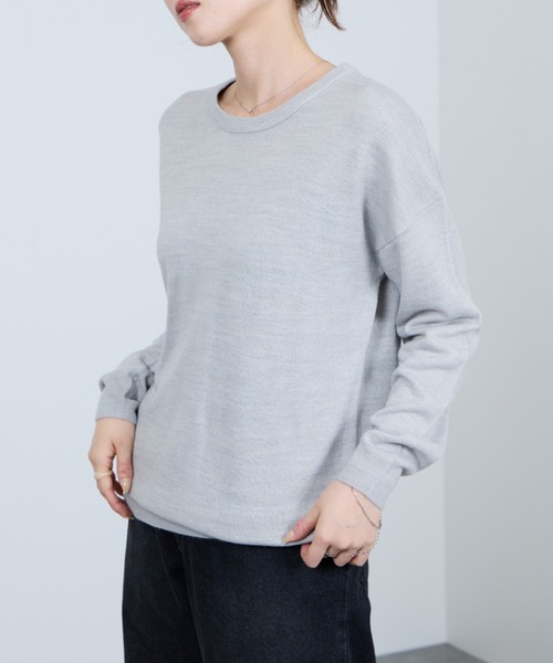 NAVY(ネイビー)の「カシミヤタッチクルーネックニット(ニット/セーター・レディース・グレイッシュベージュ/ネイビー/グレー・L/M)」の11枚目の写真